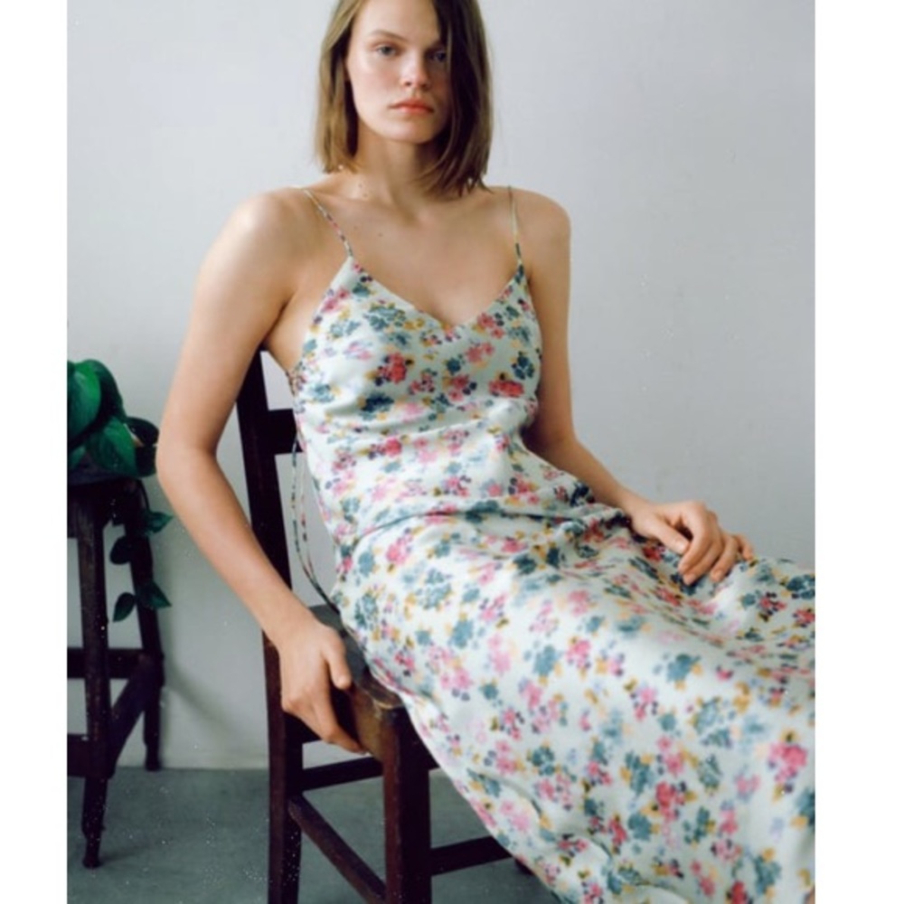 SIDE RUCHING PRINTED DRESS - Picture 5 of 5